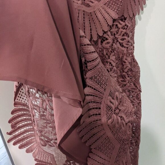 Lovers & Friends | Dream Vacay lace dress in Mauve - Picture 12 of 15